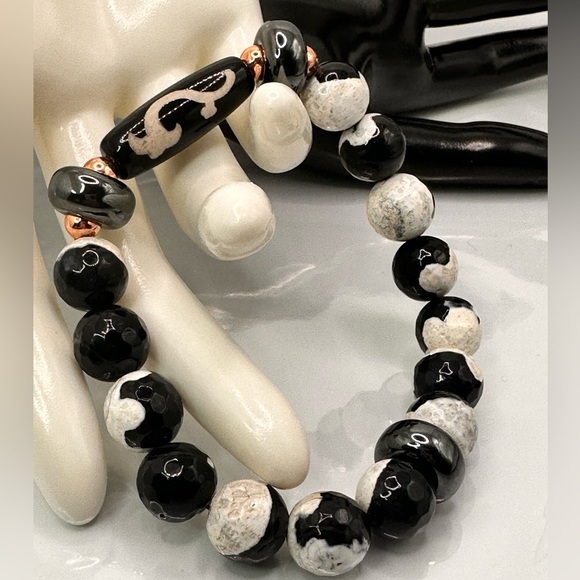 BLACK/WHITE AGATE + RUYI DZI NATURAL STONES BRACELET size 7.5” - Picture 4 of 13